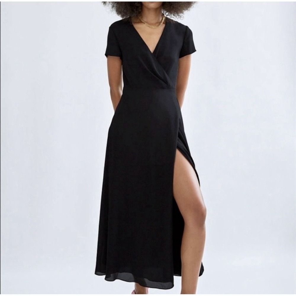 Aritzia Babaton Classic Black Crepe Wrap Dress Short Sleeve Size Small LBD